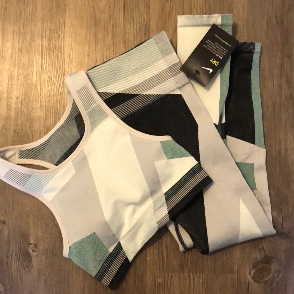 Nike Sculpt Lux Tight Fit Seamless Training set